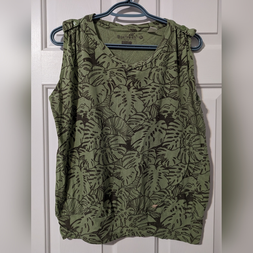 Boxfresh Green Leaf Pattern Sleeveless Top